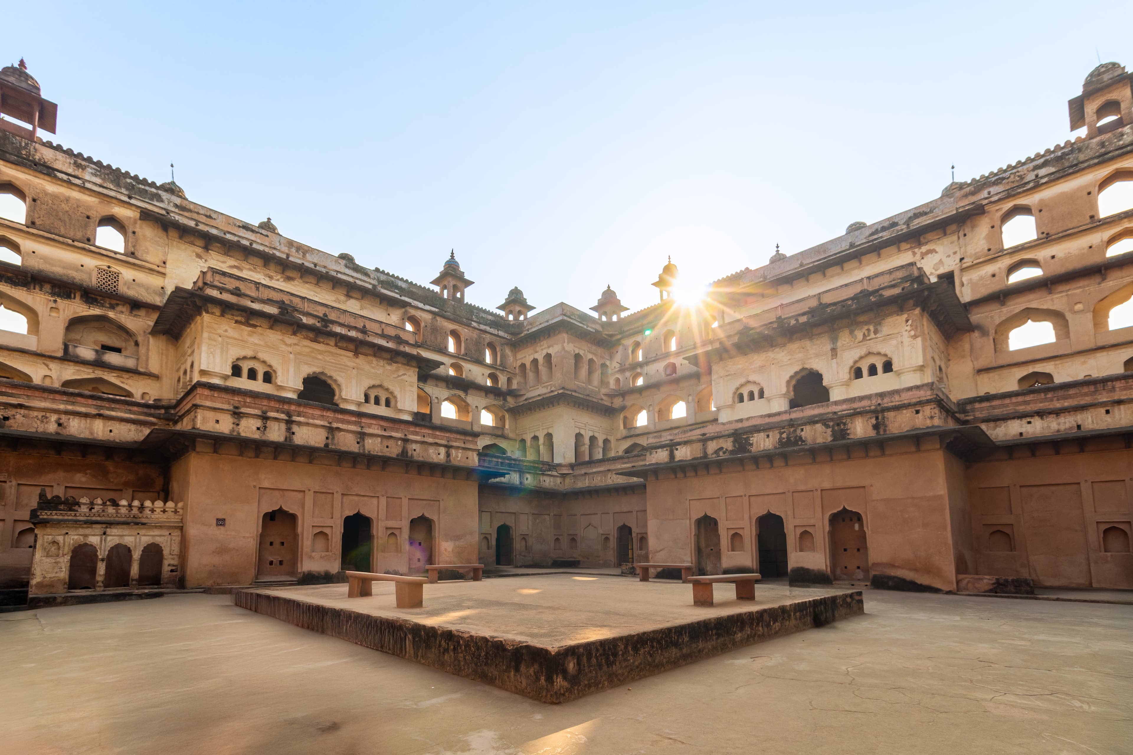 Golden Rays in Royal Silence