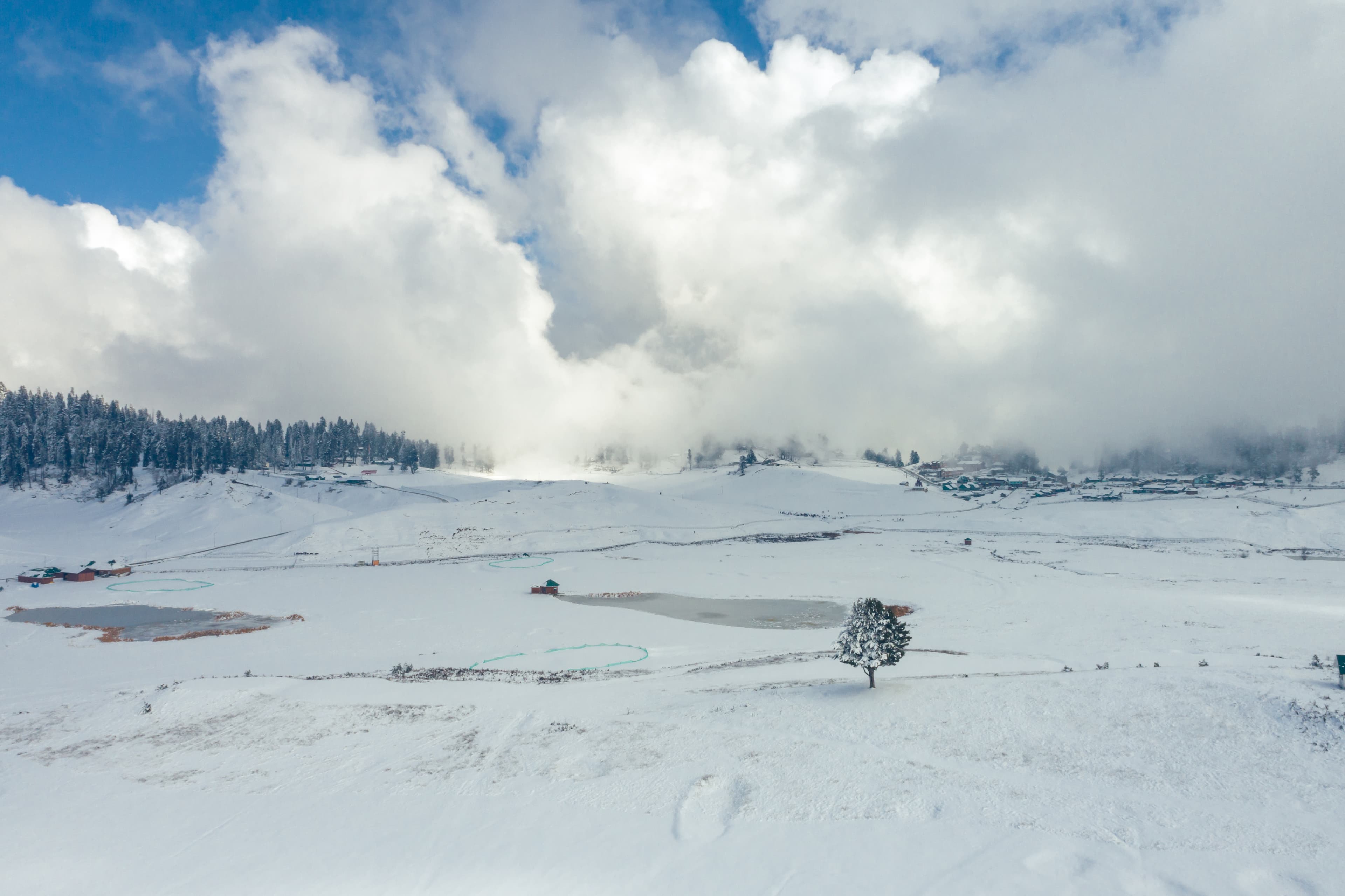 Solitude in Snow Gulmarg’s Winter Silence