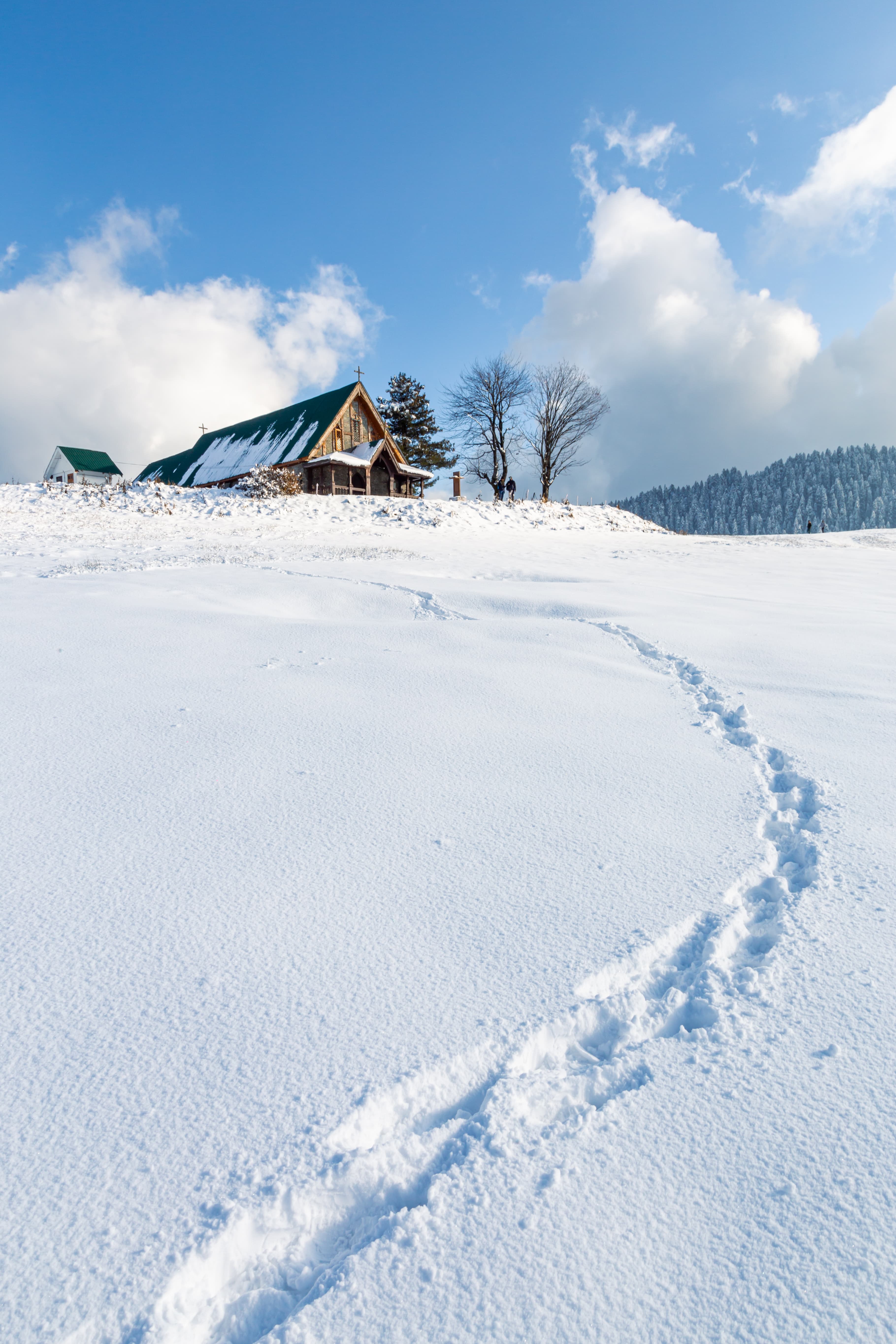 Footprints to Faith – A Snowy Ascent to St. Mary’s, Gulmarg