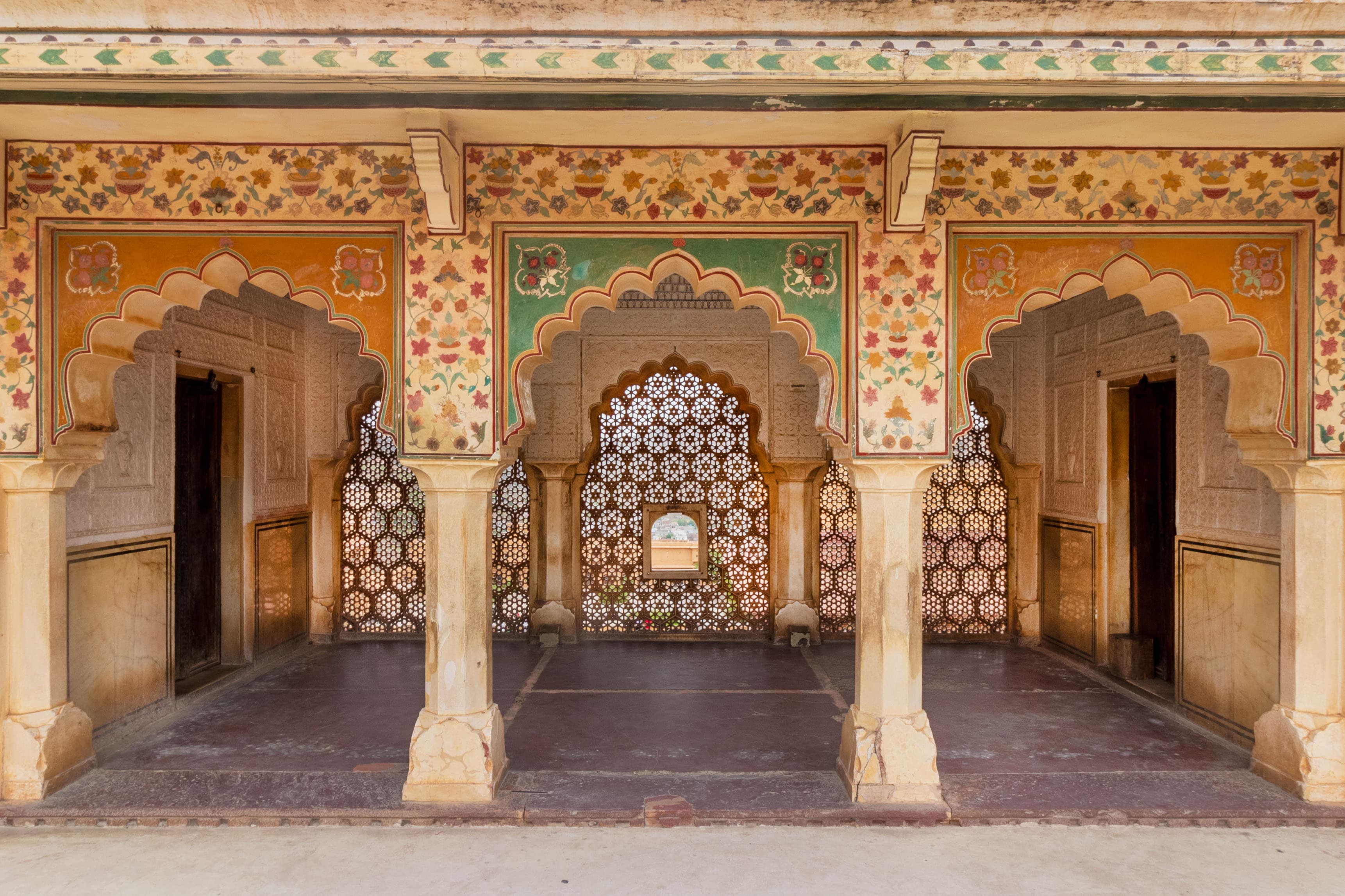 A Peek Through the Jali