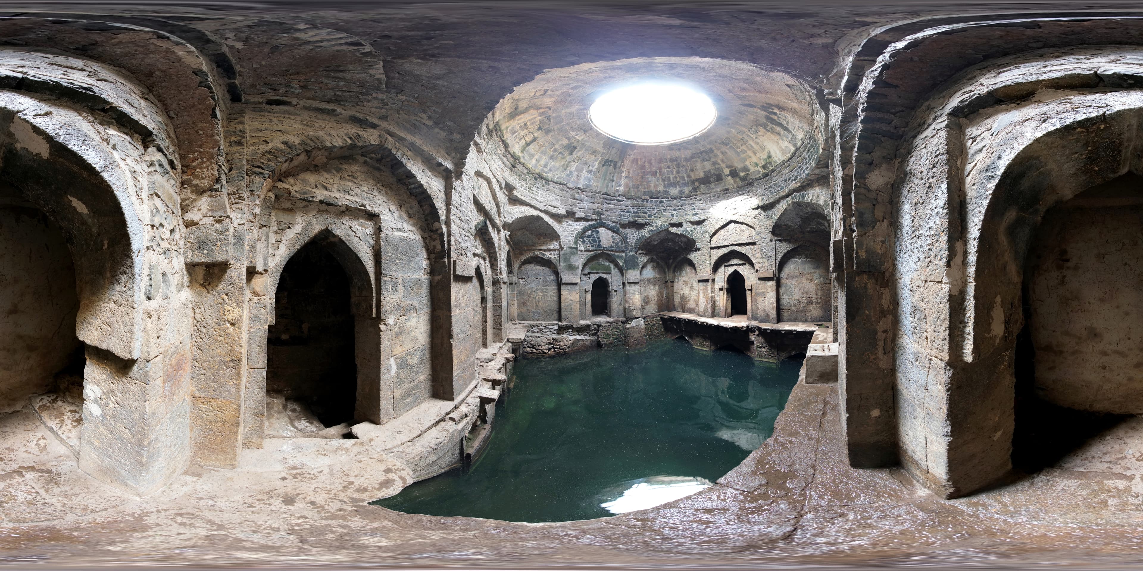 The Hidden Well of Mandu