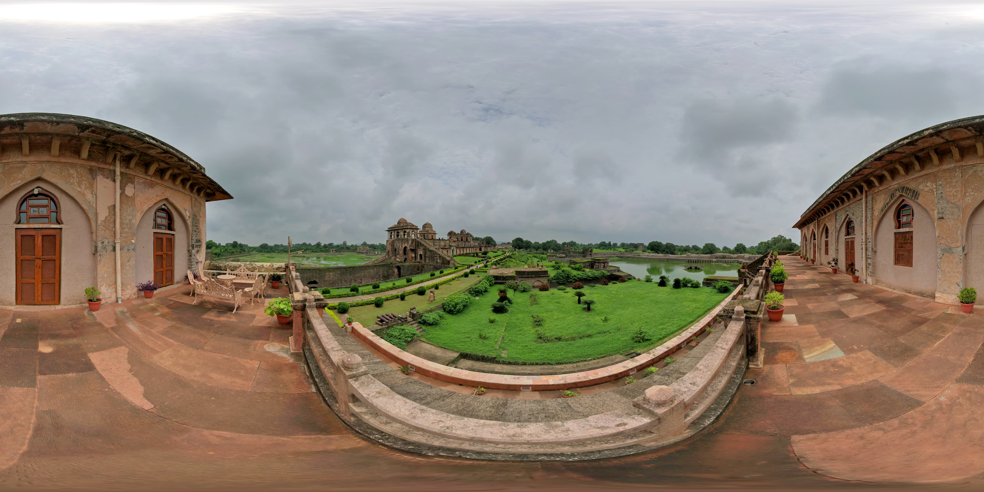 Balcony of Reflections: Jahaz Mahal & Kapoor Talav