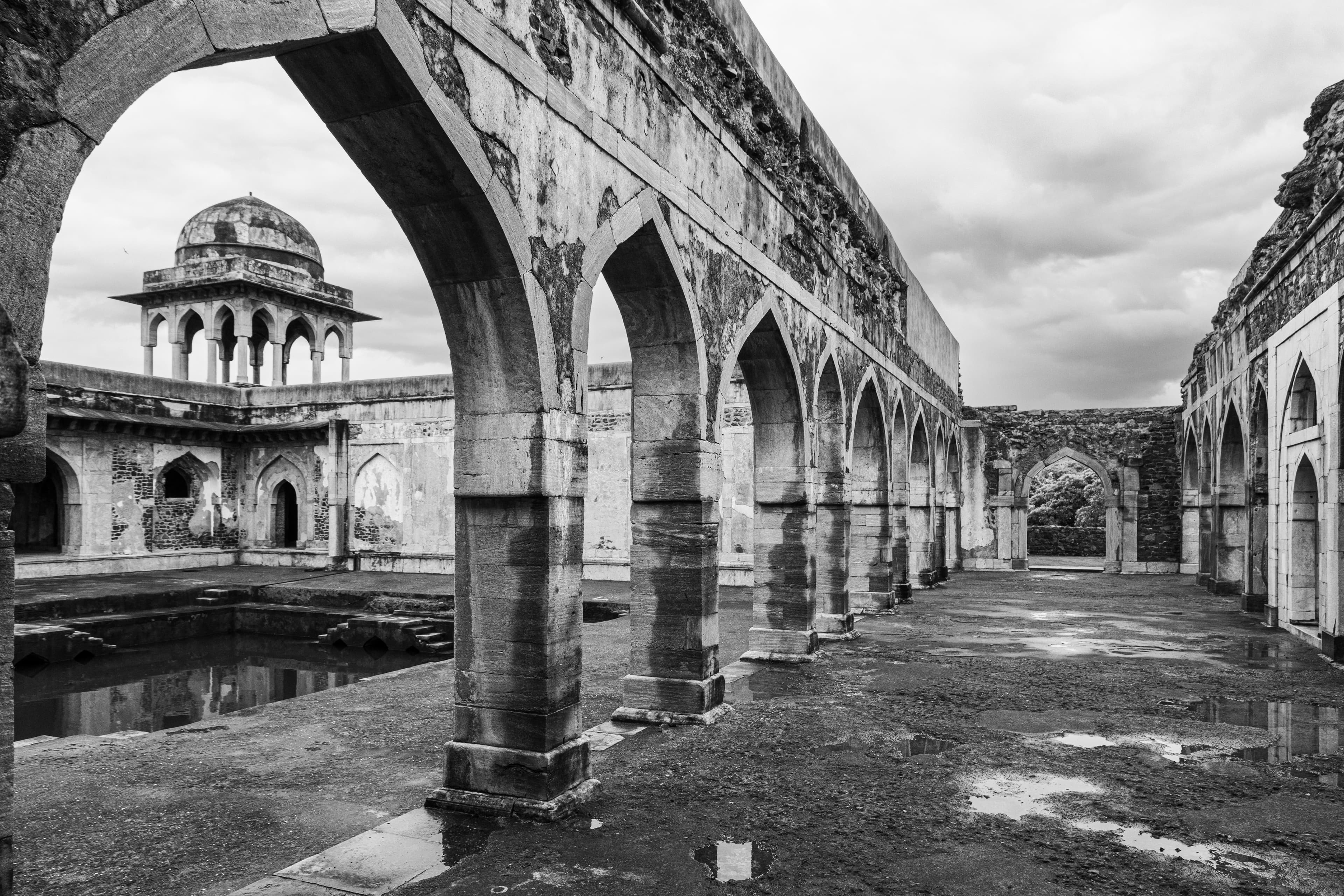 Black and White - thumbnail 1